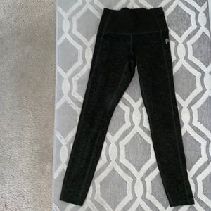 VS PINK leggings 💚